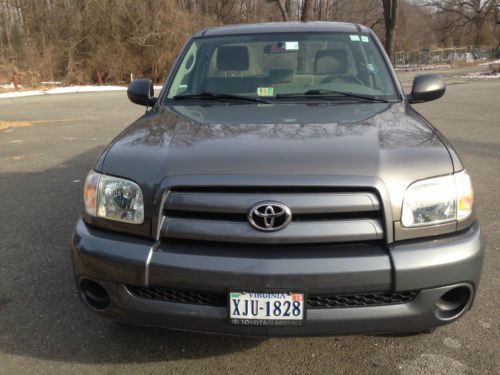 Sell used 2005 Toyota Tundra Base Standard Cab Pickup 2-Door 4.0L in