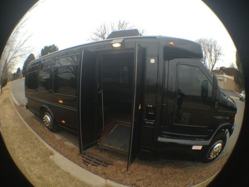 Sell used 2006 Ford E-450 Party Bus- High quality upgraded ...