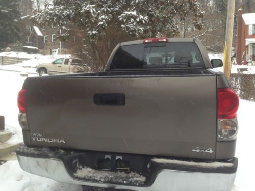 Find used 2007 Toyota Tundra SR5 4 Door Double Cab Bed Liner Very Very