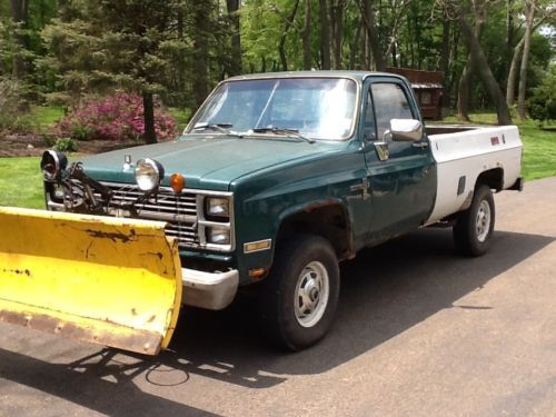 3/4 ton chevy truck 6.2 liter diesel 4x4 - power angle plow and gooseneck ball