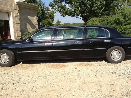 Find Used 2002 Lincoln Town Car Executive Series 6 Door Limo