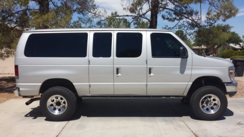 Sell used 4x4 full size Ford E350 Van 