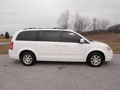 2008 town and country van