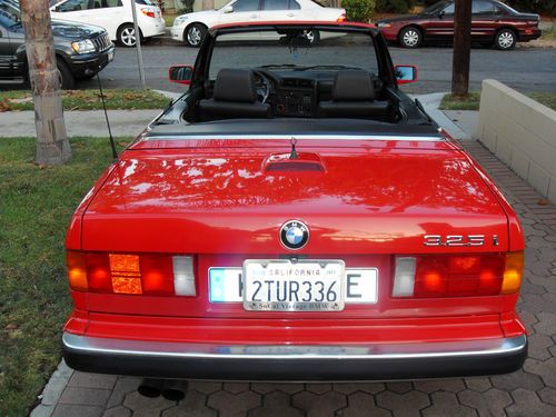 Sell used 1989 BMW 325i Convertible 2-Door in Glendale, California