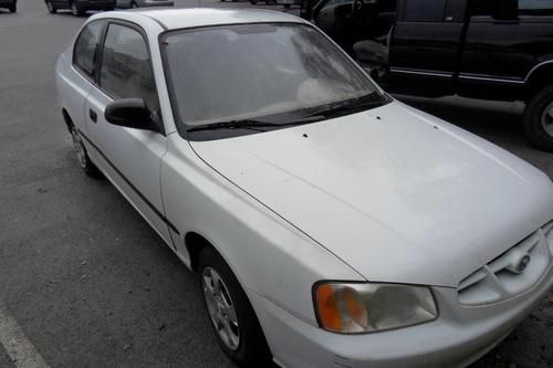 Buy used 2001 Hyundai Accent Hatchback 3-Door 1.5L, White, No Keys, No