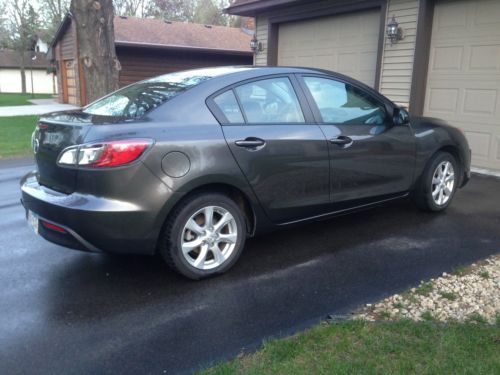 Sell used 2010 Mazda 3 i Sedan 4-Door 2.0L Gray in Saint Paul