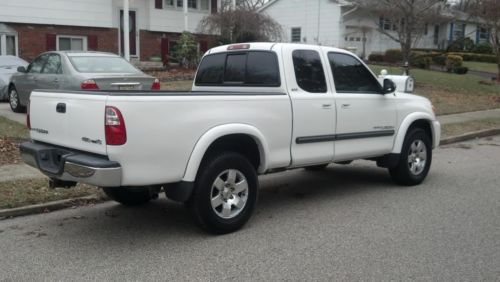 Buy used 2006 Toyota Tundra access cab SR5 4X4 white in Toms River, New