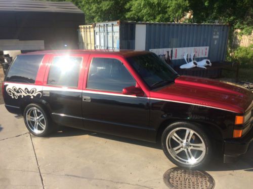 2000 4door tahoe 4&#039;x6&#039;drop with 20&#034;wheels and custom paint