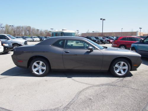 2014 dodge challenger sxt