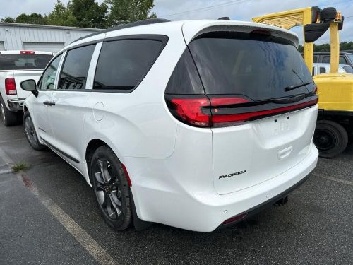 2024 chrysler pacifica touring l fwd