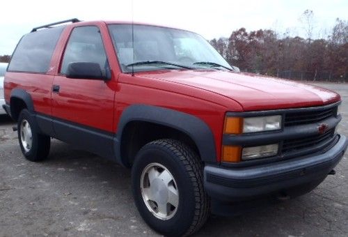 1997 chevrolet tahoe 4x4 sport utility 2-door 5.7l