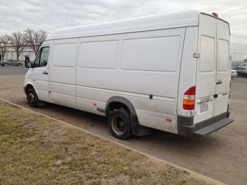 2006 dodge sprinter 3500  158 wheel base high roof dually. no rust! perfect