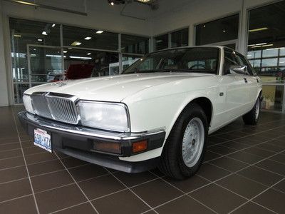 1990 jaguar sovereign sedan with 24,000 original miles ! spotless through-out !