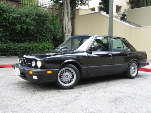 Rare blk/blk e28 m5 in perfect condition, no accident/damage, no rust  m3