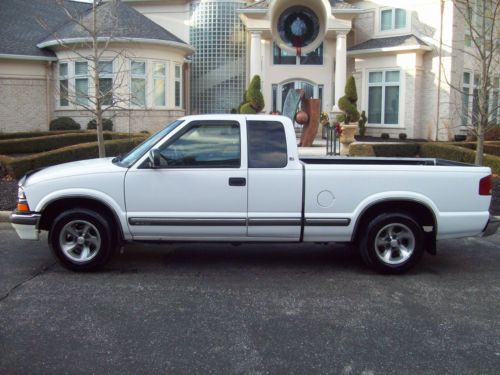 2000 chevrolet s10 ls extended cab pickup 3-door 2.2l