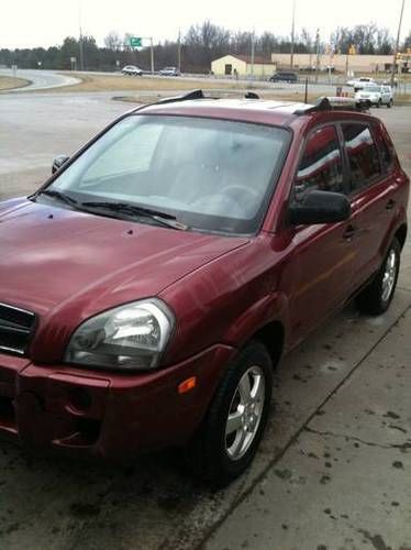 2005 hyundai tucson gl sport utility 4-door 2.0l, burgundy, auto, clean