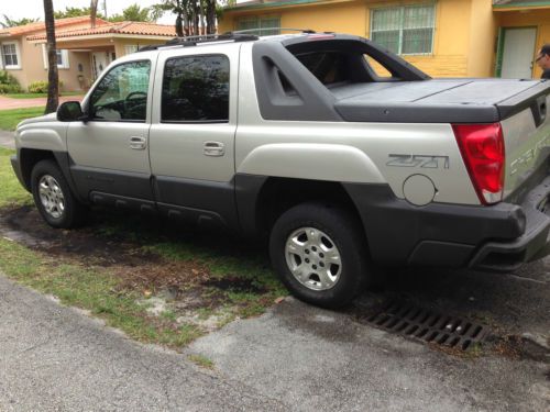 2004 chevrolet avalanche 2500 base crew cab pickup 4-door 8.1l