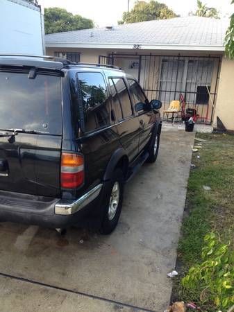 1998 nissan pathfinder le sport utility 4-door 3.3l