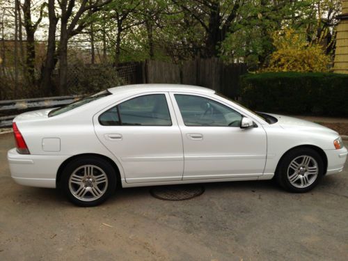 2007 volvo s60 2.5t sedan 4-door 2.5l w/ brand new bridgestone tires &amp; 45k miles