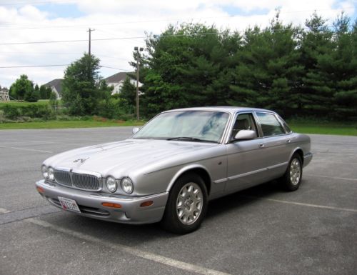 2002 jaguar xj8 base sedan 4-door 4.0l