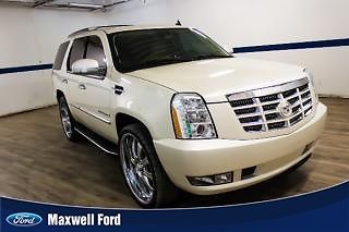 07 cadillac escalade comfortable leather seats, all power we finance!