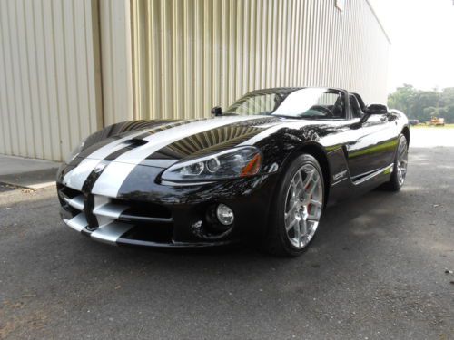 2006 dodge viper srt10 convertible, black/silver stripe, one owner, please read!