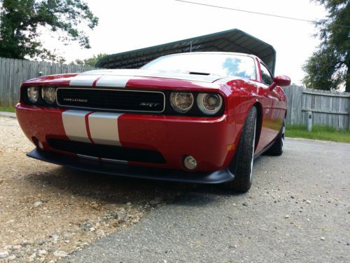 Srt8 dodge challenger 2012 6 speed manual