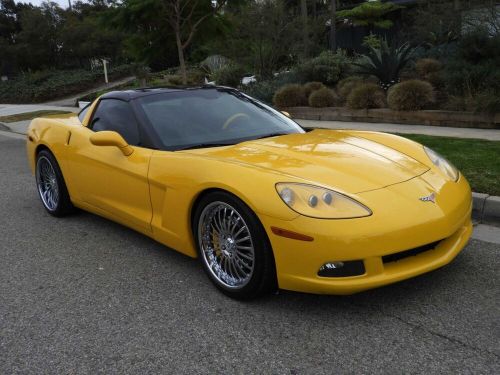 2005 chevrolet corvette super clean, low mileage