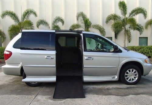 2003 chrysler : town &amp; country 3.8l wheelchair van handicap