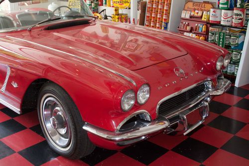 1962 chevrolet corvette convertible 4 speed manual 2-door convertible