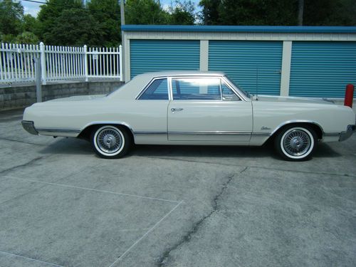 1965 oldsmobile cutlass poste coupe very nice shape