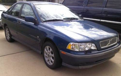 2000 volvo s40 base sedan blue 4-door 1.9l