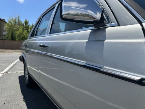 1984 mercedes-benz 300-series dt