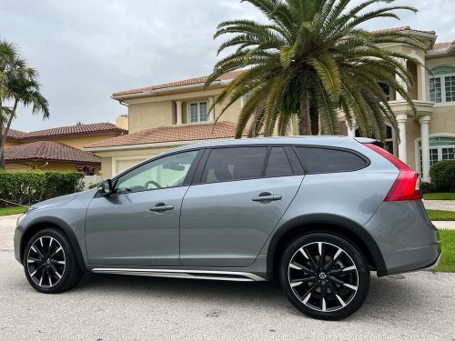 2016 volvo v60 cross country t5 awd wagon - rare color combination - gorgeous