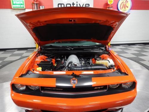 2008 dodge challenger srt8 coupe 2d