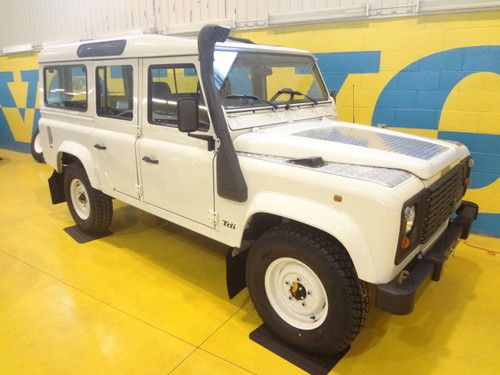 Land rover defender 110 , tdi , turbo diezel , almost new , 1 owner