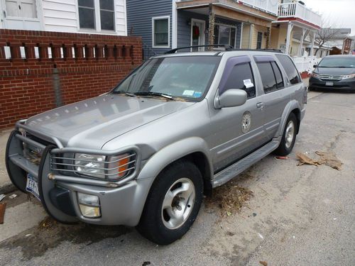 **1999 infiniti qx4**