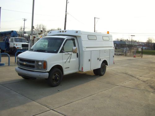 2000 chevrolet express 3500 utility van