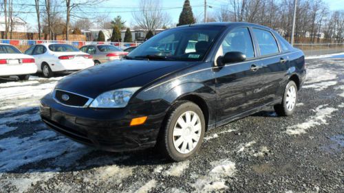 2006 ford focus zx4 sedan 4-door 2.0l... no reserve!!!