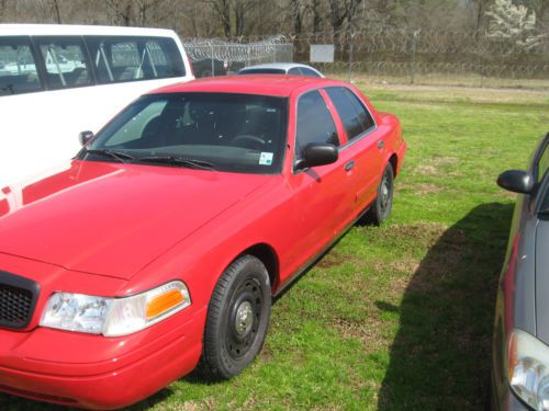 2004 ford crown victoria base sedan 4-door 4.6l (no reserve)