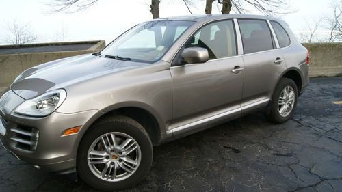 2008 porsche cayenne base, excellent condition