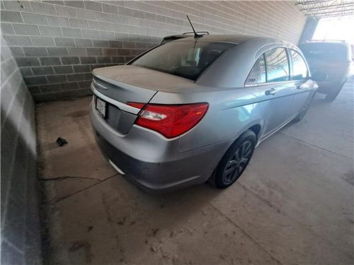 2014 chrysler 200 series lx