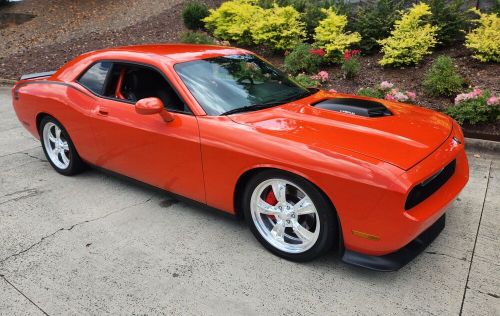 2008 dodge challenger srt8