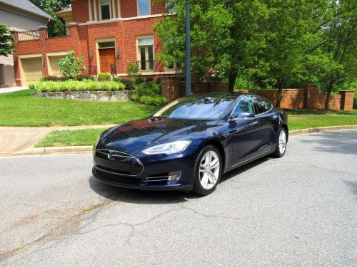 2013 tesla model s with free delivery!