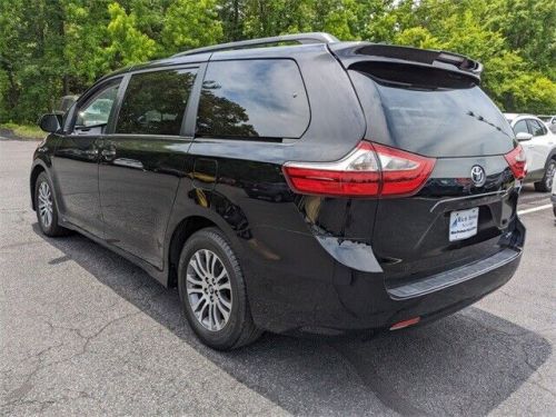 2019 toyota sienna xle