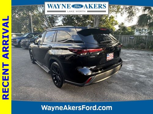 2024 toyota highlander le