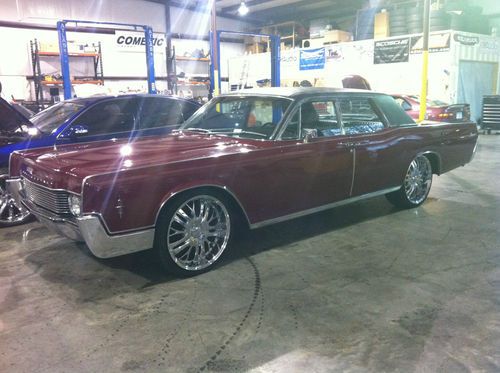 Custom lincoln continental sedan 22" wheels full custom stereo kicker