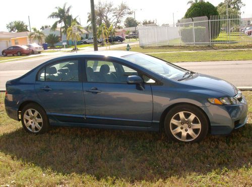 2011 honda civic lx sedan 4-door 1.8l