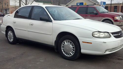 2002 chevy malibu       * engine has knock*    no reserve !!!