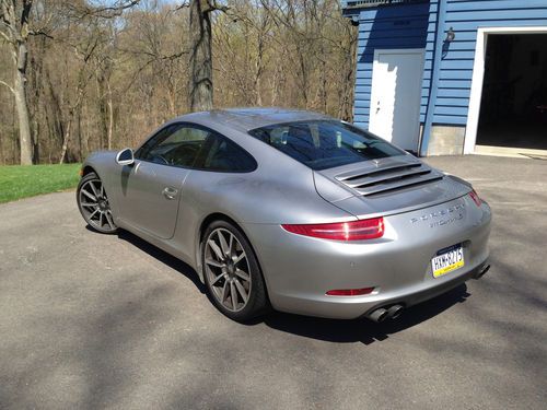 2012 porsche 911 carrera s coupe 2-door 3.8l